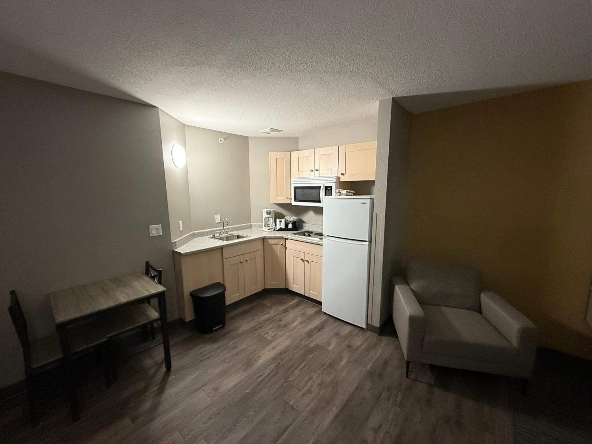 Days Inn By Wyndham Stony Plain Ngoại thất bức ảnh